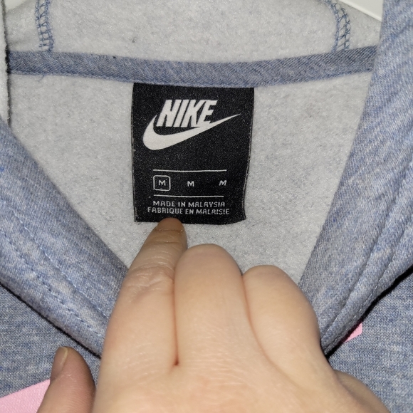 2/$20 Nike Grey Pink hoodies size M - Picture 3 of 4